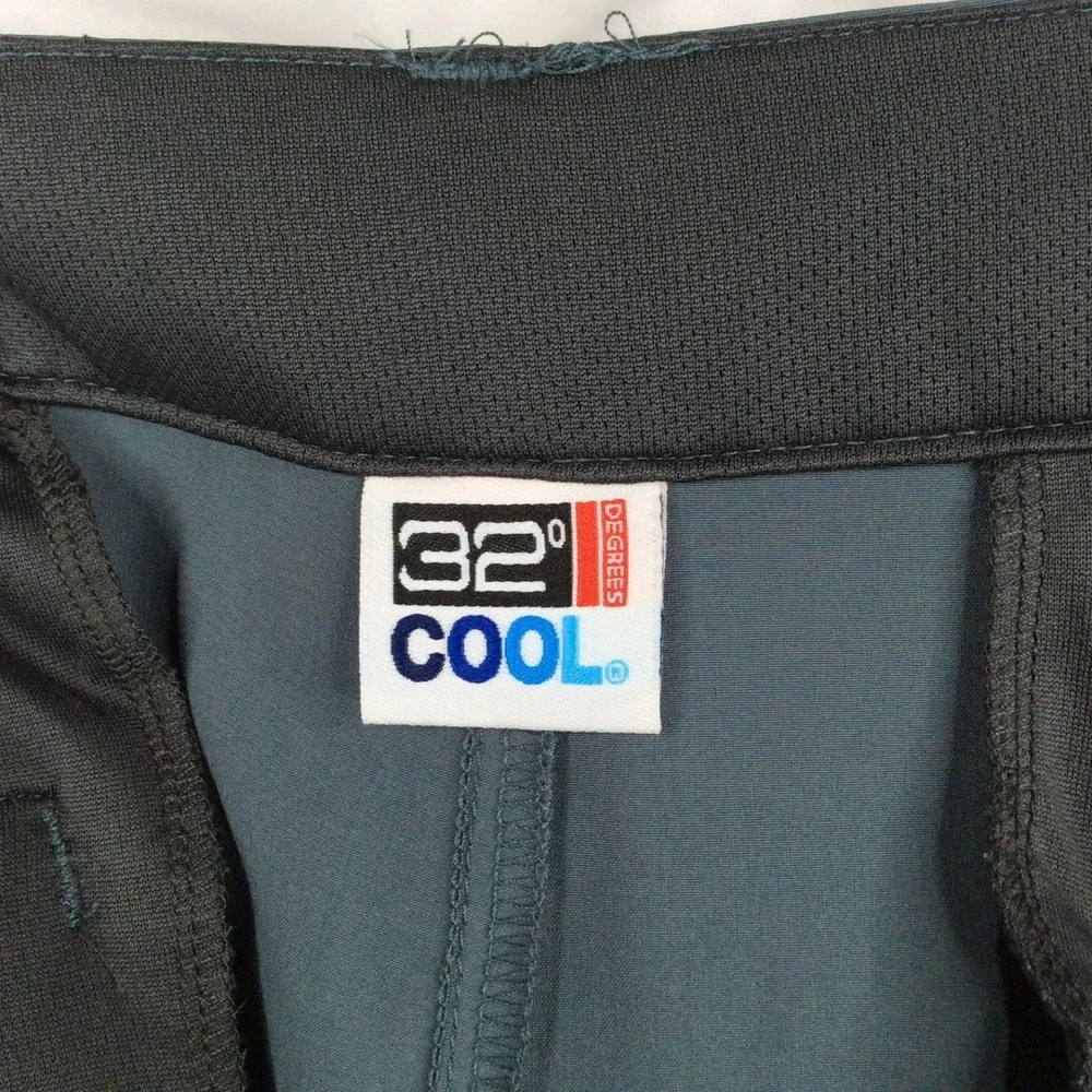 NWT w/Defect 32 Degrees Cool Tech Cargo Shorts Mens Size 40 Slate Blue